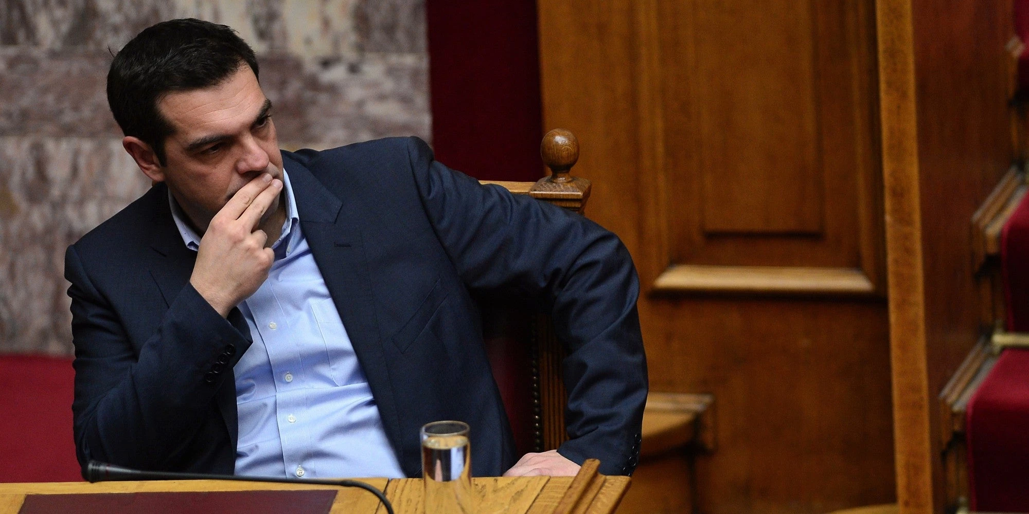 Υπογράφει το επικαιροποιημένο μνημόνιο και προκηρύσσει εκλογές τον Αύγουστο για να διασωθεί ο Α.Τσίπρας (;)